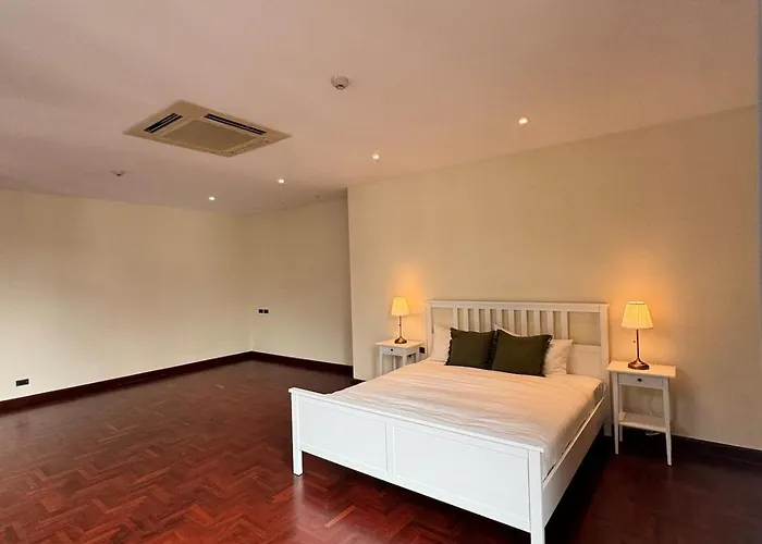 Вилла Bkk Luxuxy Pool 4br Бангкок